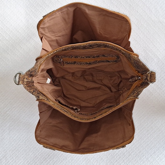 π¦ Reptile Leather shoulder bag / purse. Vintage. Awesome. Roomy. - Picture 12 of 14